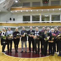 Latvijas volejbola senioriem saziedoti vairāk nekā 2400 eiro