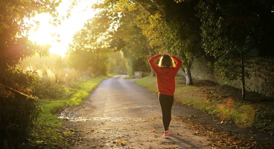 Kādas ir biežāk pieļautās jauno skrējēju kļūdas? Skaidro ultramaratonists un sporta ārste