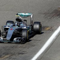 Rosbergs uzvar Beļģijas 'Grand Prix' kvalifikācijā