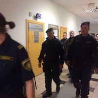 Tiesa lems, vai paturēt apcietinājumā administratorus Sprūdu, Krūmu un Durevski