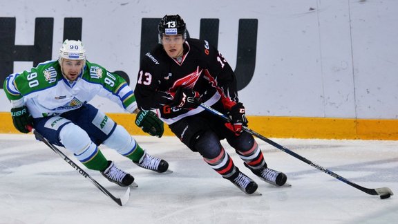 Salavat Yulayev Anton Lazarev, Avangard Nikolai Lemtyugov