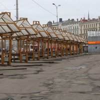 ФОТО: Прекратила работать многолетняя конечная остановка маршруток в центре Риги