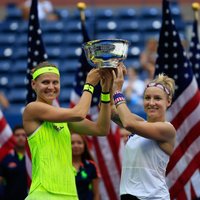 Mateka-Sendsa un Safāržova triumfē ASV atklātā čempionāta sieviešu dubultspēlēs