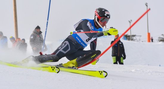 Zvejnieks stabili turas simtniekā pasaules rangā slalomā