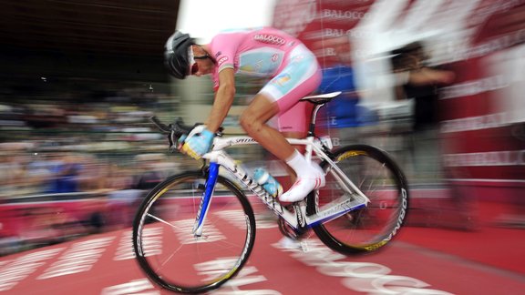 Italy Giro Cycling.JPEG-09346