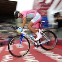 Nibali ievērojami nostiprina līderpozīciju 'Giro d'Italia' kopvērtējumā