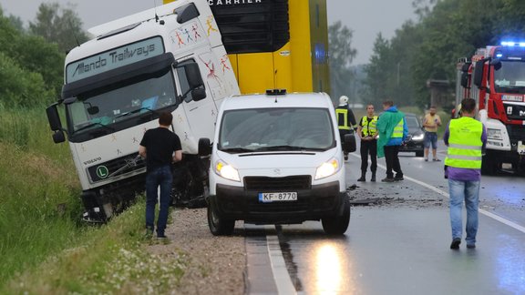 Traģiska avārija Kurzemē ar trim upuriem