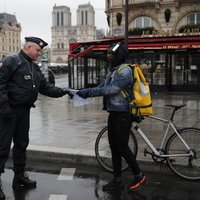 Parīzē dienas gaišajā laikā ārā aizliegts nodarboties ar fiziskajām aktivitātēm