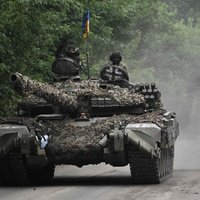Ukrainas ofensīvu kavē Krievijas prettanku mīnu izmantošana, ziņo Lielbritānija