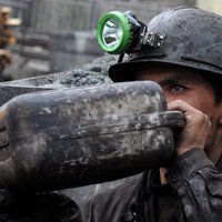 В Польше после землетрясения блокировало горняков в шахте