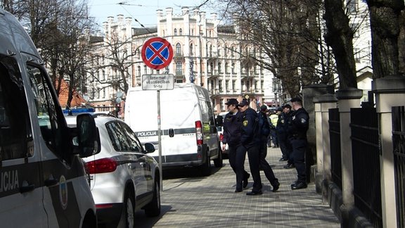  против возрождающего фашизма и  в поддержку политзаключенных Украины