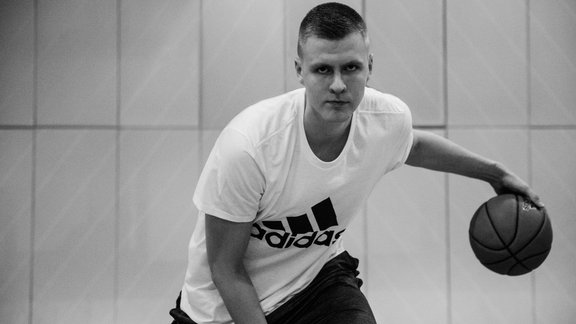 Kristapa Porziņģa fotosesija ar Adidas