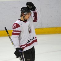 Talantīgais hokejists Bļugers iekļauts Latvijas izlases sastāvā dalībai Soču Olimpiādē