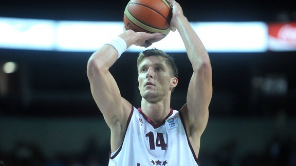 Eiropas čempionāta kvalifikācijas turnīra spēle basketbolā Latvija - Zviedrija - 8