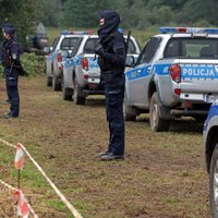 Polija uz robežas ar Baltkrieviju izvietos papildus 500 policistus no specvienībām
