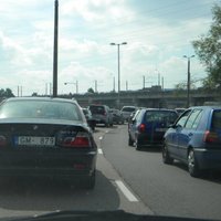 Gaisa kvalitātes dēļ iesaka ieviest iebraukšanas maksu Rīgas centrā sastrēgumstundās