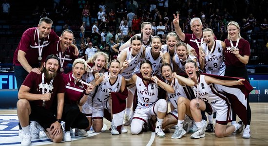 Latvijas U-20 basketbolistes kļūst par Eiropas vicečempionēm