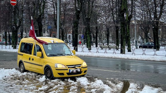 "Cehs.lv": Kāpēc Latvijas iedzīvotājiem viss ir jāspēlē grūtajā līmenī
