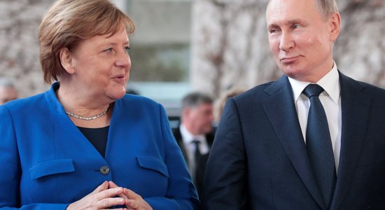 Merkele noklusējusi, ka Krievija plāno šantažēt Eiropu ar gāzi, vēsta medijs