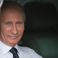 Путин лишит армейских генералов каракулевых шапок