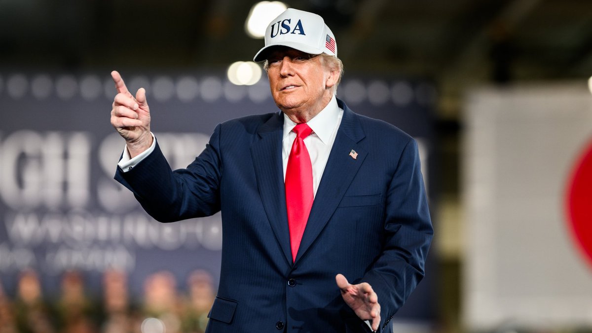 Tramps publicē Rites un Makrona īsziņas, vienojas ar sabiedrotajiem ...