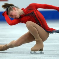 Липницкая с рекордом пока третья, у российской пары — серебро