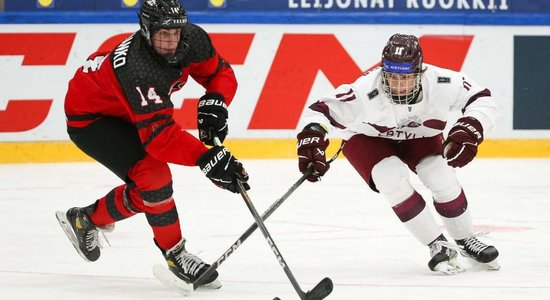 Latvijas U-18 hokejisti sparīgi pretojas kanādiešiem, taču zaudē ceturtdaļfinālā