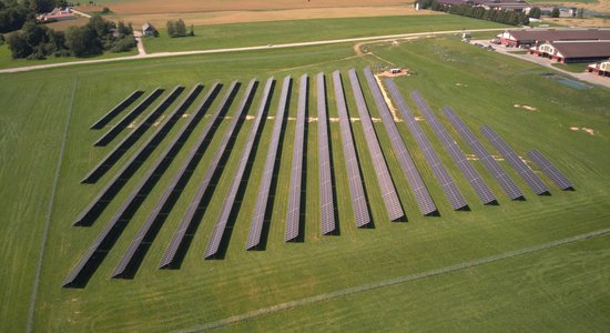 Dobeles novadā top saules paneļu parks 'Agrofirma Tērvete' vajadzībām