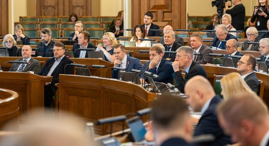 Līdz finišam vēl tālu – Saeima par budžetu turpinās lemt piektdien