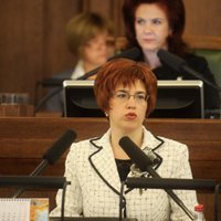 Cvetkova lūdz izvērtēt Dzintara izteikumus par 9.maiju; Agešins sūdzas par draudēšanu