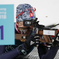 Kuzmina triumfē olimpiskajās masu starta sacensībās biatlonā