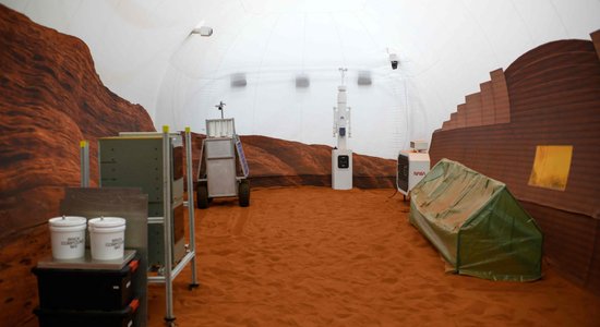 Četri brīvprātīgie uz gadu iespundēti 160 kvadrātmetrus plašā 'Marsā'