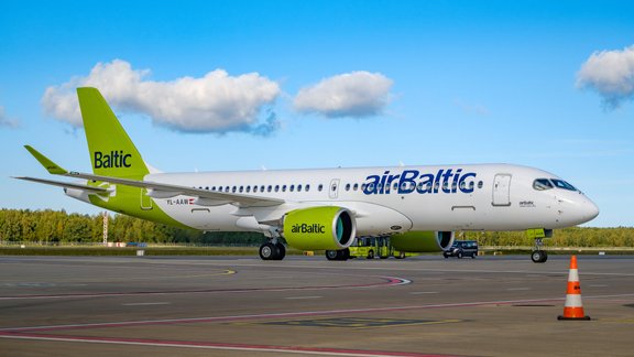 Airbaltic Airbus A220 YL-AAW - 7