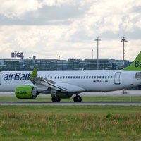 Beidzot peļņa, jaunas dzinēju problēmas un naudas meklējumos. Ko rāda 'airBaltic' 2023. gada pārskats 