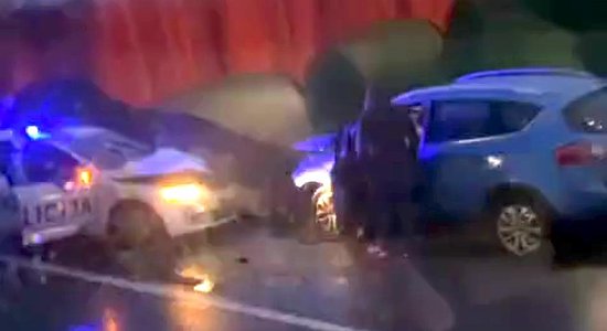 Auto avārijā Grobiņā cietuši divi policisti