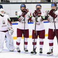Latvijas U-18 hokejisti divreiz nenotur vadību un sīvā cīņā piekāpjas Šveicei