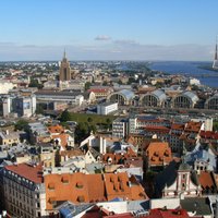 Laikraksts: EK slēdziens par Latvijas uzņemšanu eirozonā būs pozitīvs, brīdinās par nerezidentu noguldījumiem