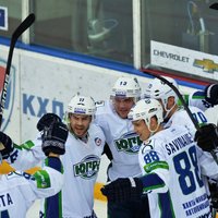 'Ak Bars' un 'Jugra' hokejisti gūst uzvaras KHL regulārā čempionāta spēlēs