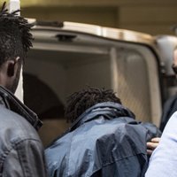 Malta trīs tankkuģi nolaupījušos migrantus apsūdz terorismā