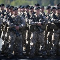 Norvēģu karavīri Latvijā paliks ilgāku laiku; ASV uz Latviju plāno sūtīt tankus