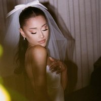 Privāti kadri: Kā precējās dziedātāja Ariana Grande