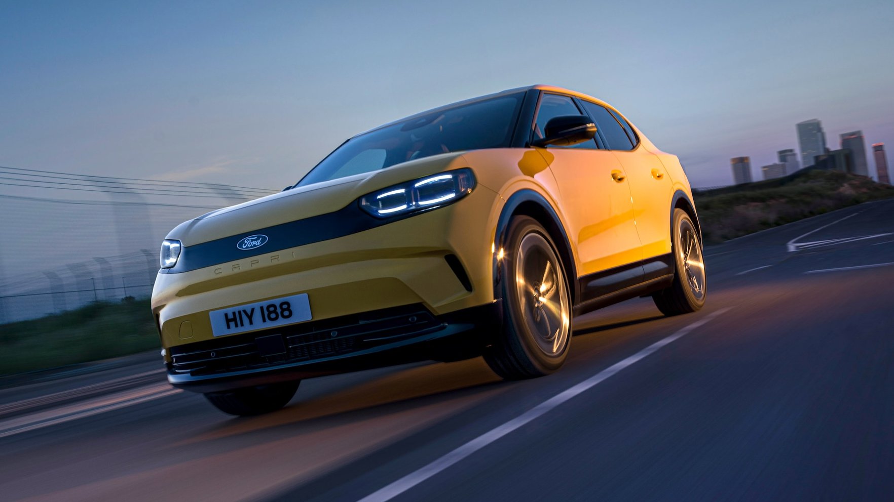 "Ford" atklāj jauno "Capri": ikoniskā klasika pārdzimst modernā veidolā