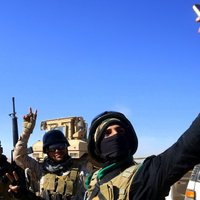 Foto: Irākas spēki metas jaunās Mosulas kampaņas frontes mutulī