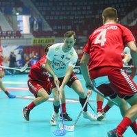 Latvijas florbolisti pasaules čempionātā spēlē neizšķirti ar Dāniju