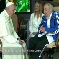 Pāvests Francisks ticies ar Fidelu Kastro
