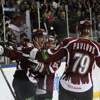 Indrašis un Rīgas 'Dinamo' iepriecina hokeja fanus valsts svētku priekšvakarā