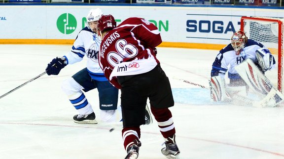 Hokejs, KHL spēle: Rīgas Dinamo - Ņeftehimik - 17