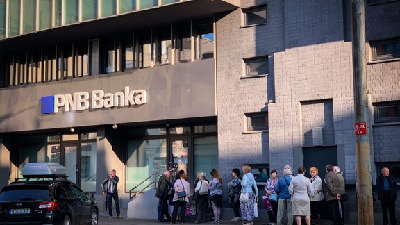 Atlīdzību izmaksa 'PNB Banka' klientiem - 4