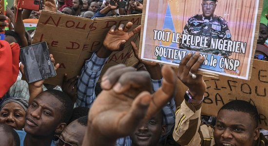 Nigēras hunta ļāvusi Mali un Burkinafaso karaspēkam uzbrukuma gadījumā ienākt valsts teritorijā