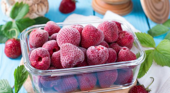 Вечные ошибки при заморозке клубники: Как лучше всего сохранить вкус, текстуру и цвет ягод?
